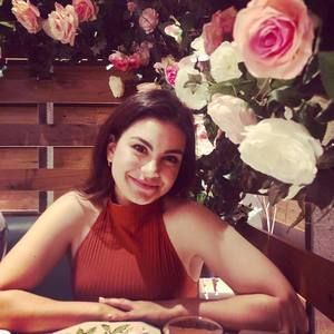 Meet your Posher, Danielle